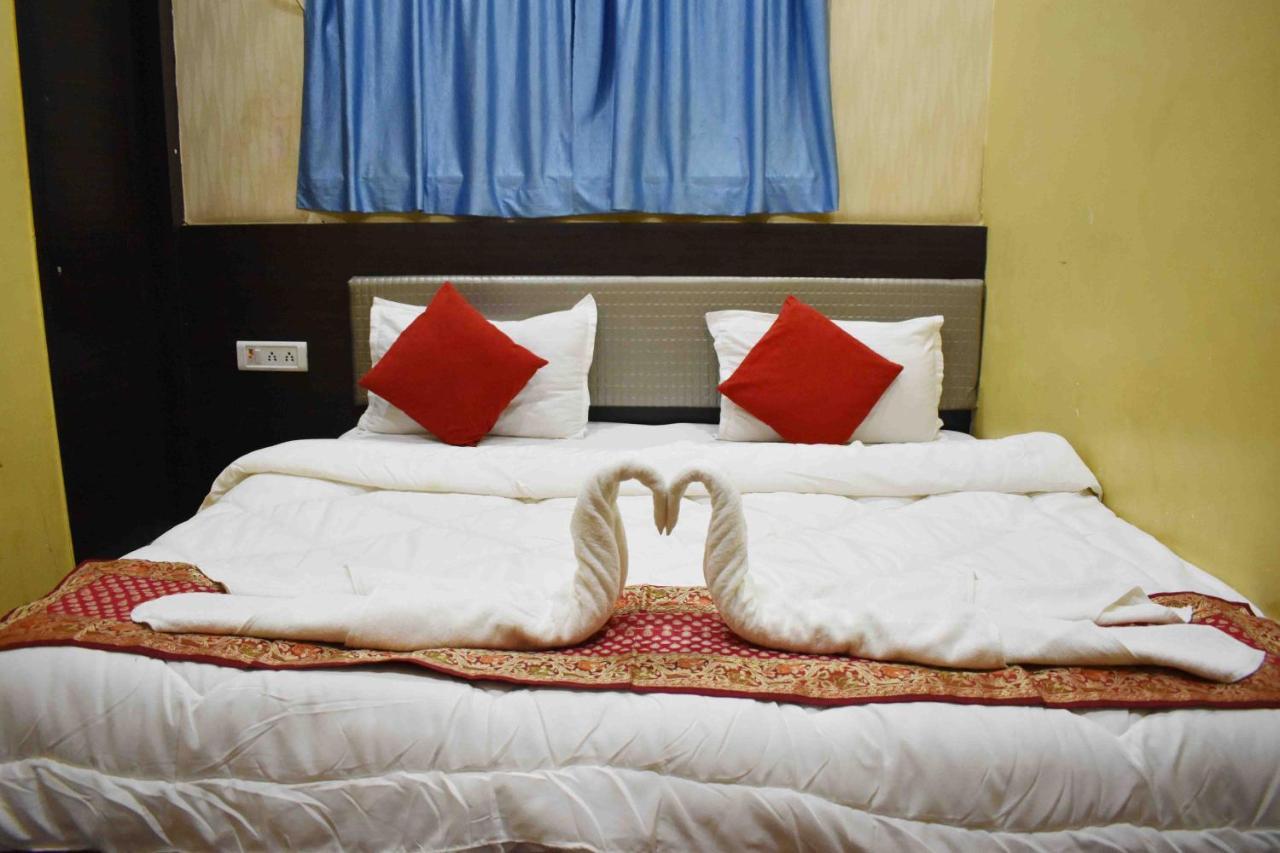 Hotel Mrk Varanasi Exterior photo