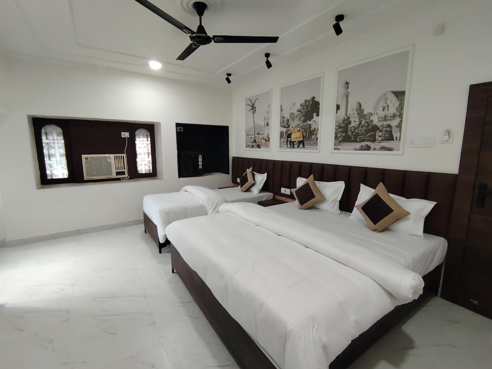 Hotel Mrk Varanasi Exterior photo